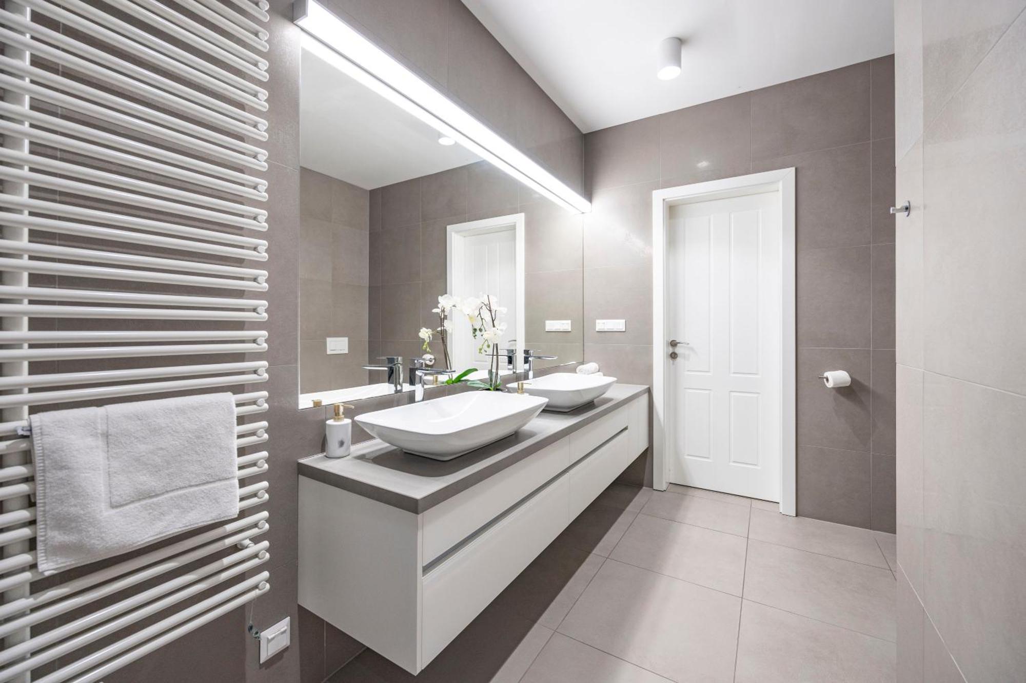 Stylish & Spacious Central Suite By Prestige Homes 布达佩斯 外观 照片