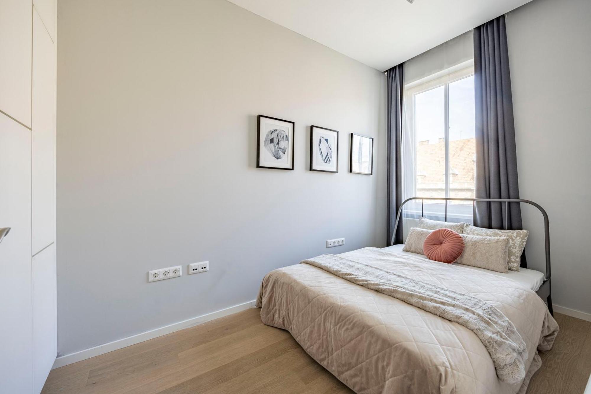 Stylish & Spacious Central Suite By Prestige Homes 布达佩斯 外观 照片